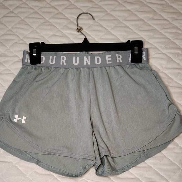 Under Armour Pants - Under Armour Women's Gray Athletic Shorts Size XS